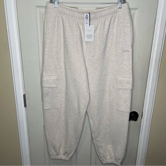 Aritzia
Cozy Sweatfleece Mega Cargo™ Jogger Sz XL - Picture 1 of 11